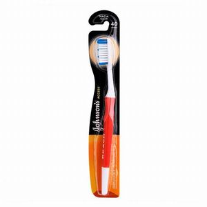 Escova Dental Johnson’s Reach Access Macia 40